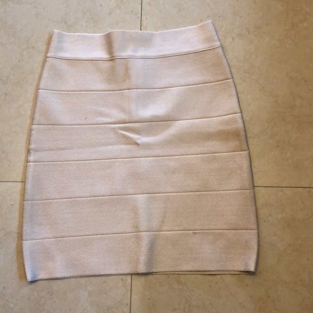 Beige pencil skirt